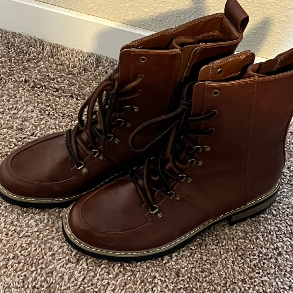 Universal Thread Hiking/Combat Boot Size 10 - image 1